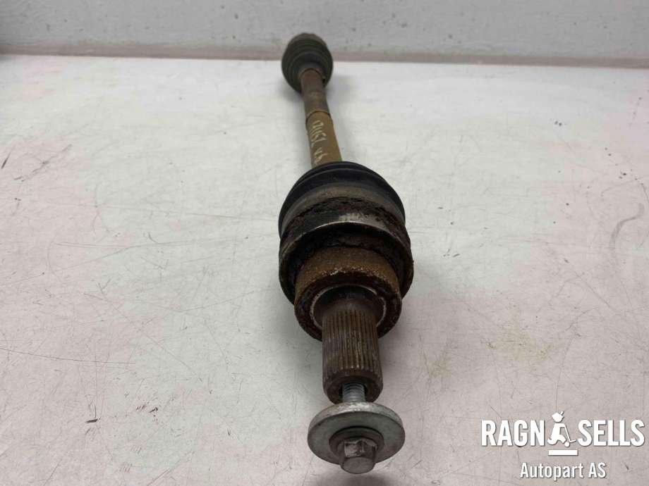 Drivaksel venstre bak, diesel/automat til Volvo XC60 2008-2013 (Type I, Fase 1)  (36000931|)