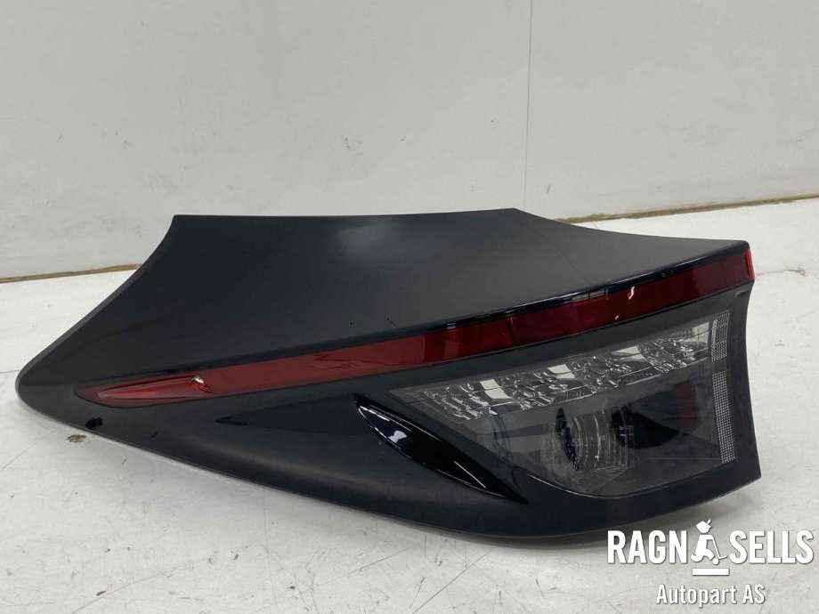 Baklykt venstre ytre til Toyota Yaris Cross (SUV), 2021-->>  (815600DE20)