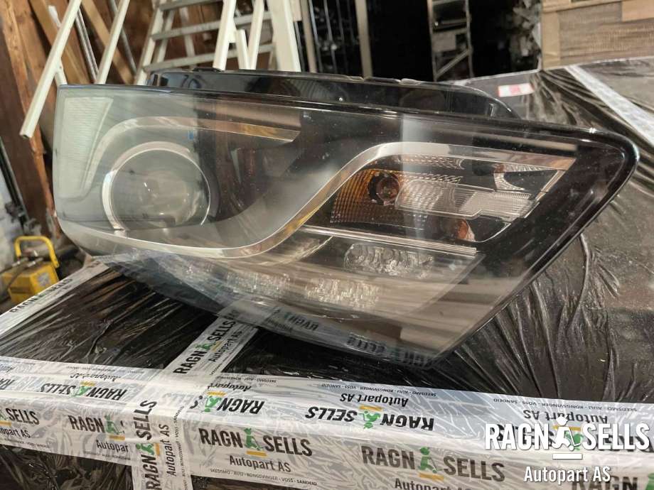 Frontlykt venstre xenon til Audi Q5 2008-2012 (Type I, Fase 1) (8R0 941 029 AF|)