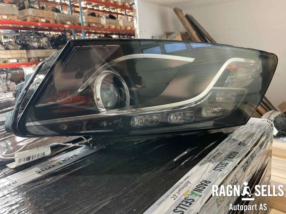Frontlykt venstre xenon til Audi Q5 2008-2012 (Type I, Fase 1) (8R0 941 029 AF|)