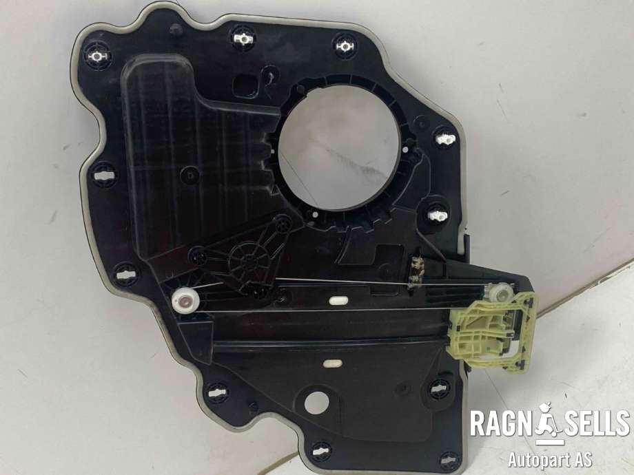 Ruteheis venstre bak til Ford Mustang Mach-e 2020-->>  (LJ8B-R27009-BF|)