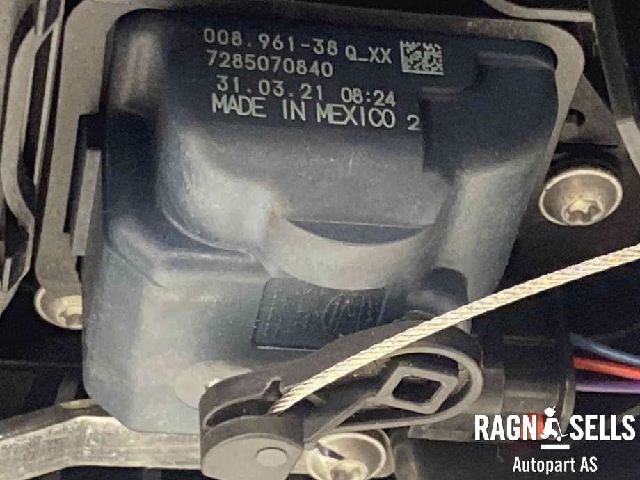 Batterilader inntak/luke til Tesla Model 3 2018-2023 (Fase 1)  (1490374-29-C|)