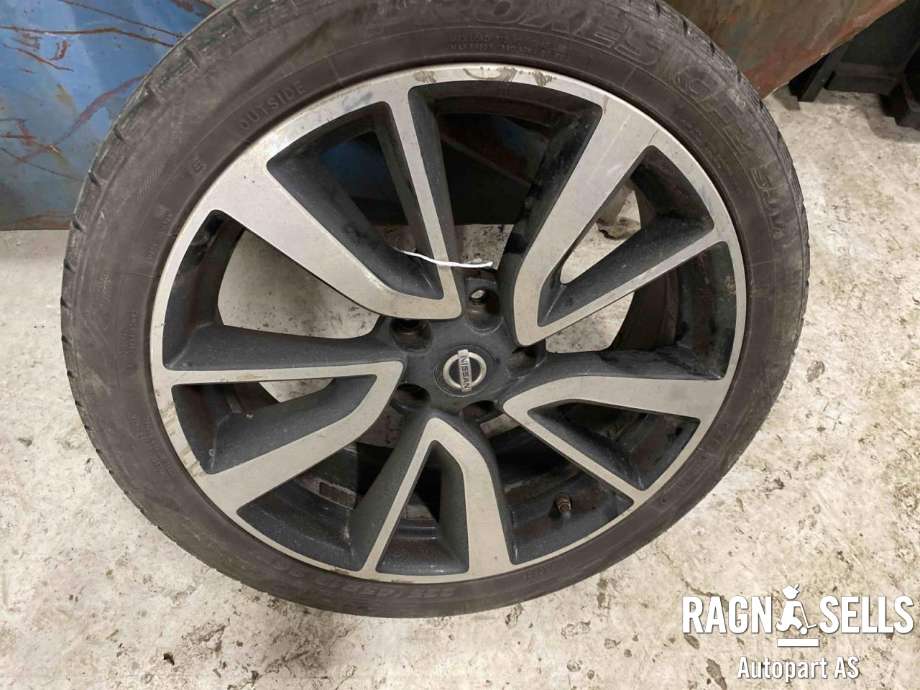 Hjulsett aluminium sommer til Nissan Qashqai 2014-2021 (Type II)  (|19 TOMS KANTKJØRT OG RIPER FINNES)