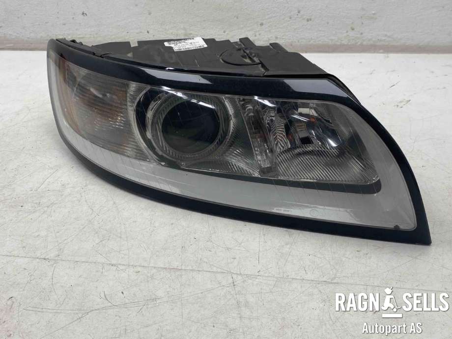 Frontlykt høyre halogen til Volvo V50 2004-2007 (Fase 1)