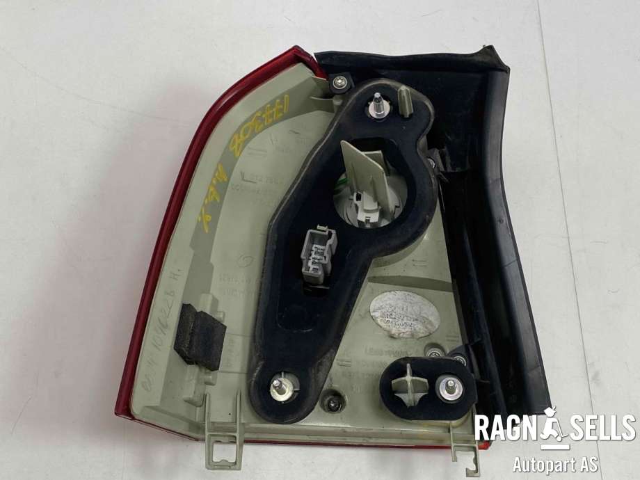 Baklykt høyre ytre til Volvo XC70 2008-2013 (Type II, Fase 1)  (VOLVO|31276840|009431040228|)