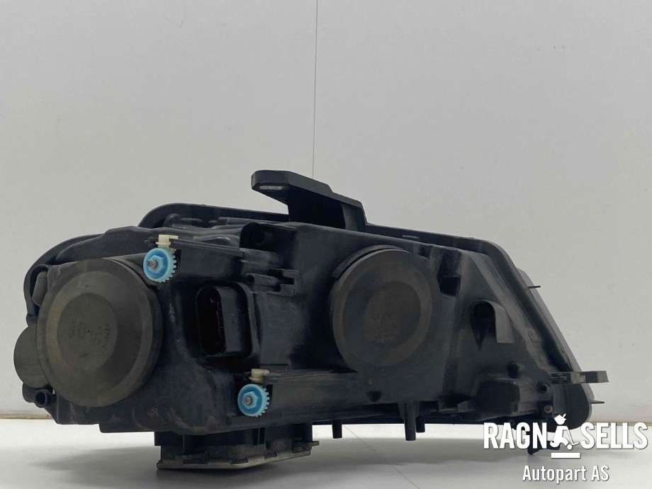 Frontlykt venstre xenon til Audi A3 2009-2012 (Type II, Fase 2)  (8P0941003BE|)