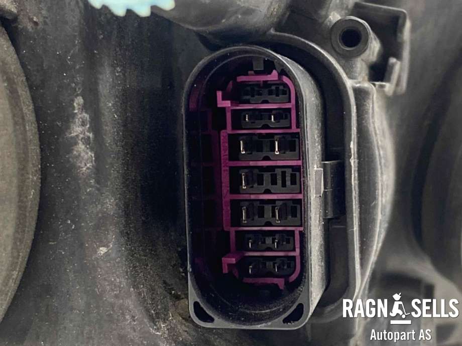 Frontlykt venstre xenon til Audi A3 2009-2012 (Type II, Fase 2)  (8P0941003BE|)