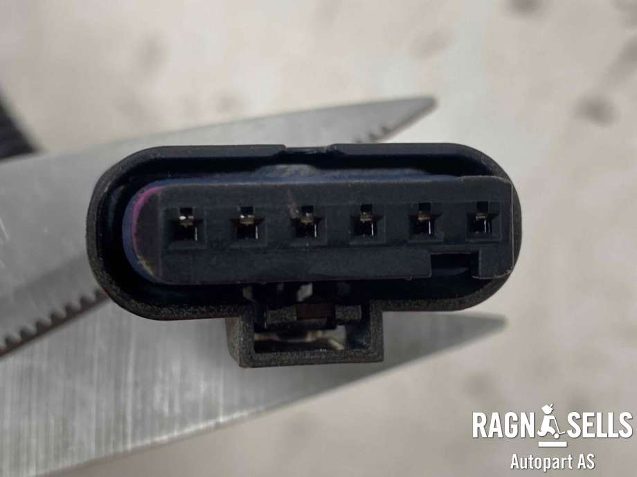 Ladeluke karosseri elbil til Peugeot e-2008 2019-->>  (98 505 825 80|)