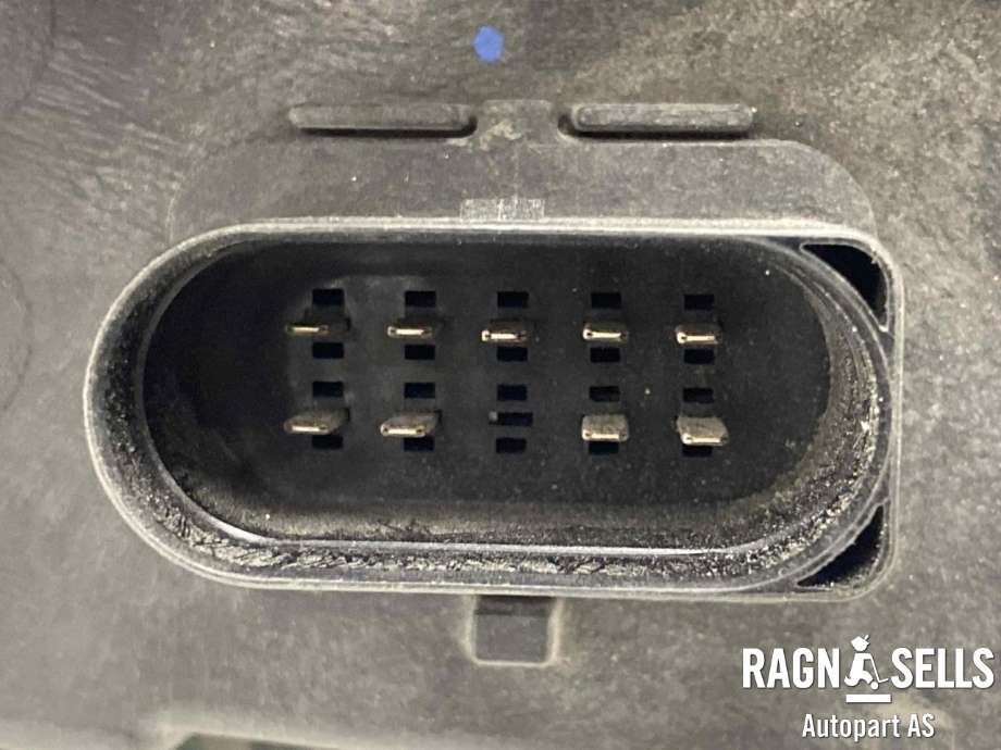 Frontlykt venstre halogen til Ford E-Transit 2022-->> (GK31 13W030 BC|)
