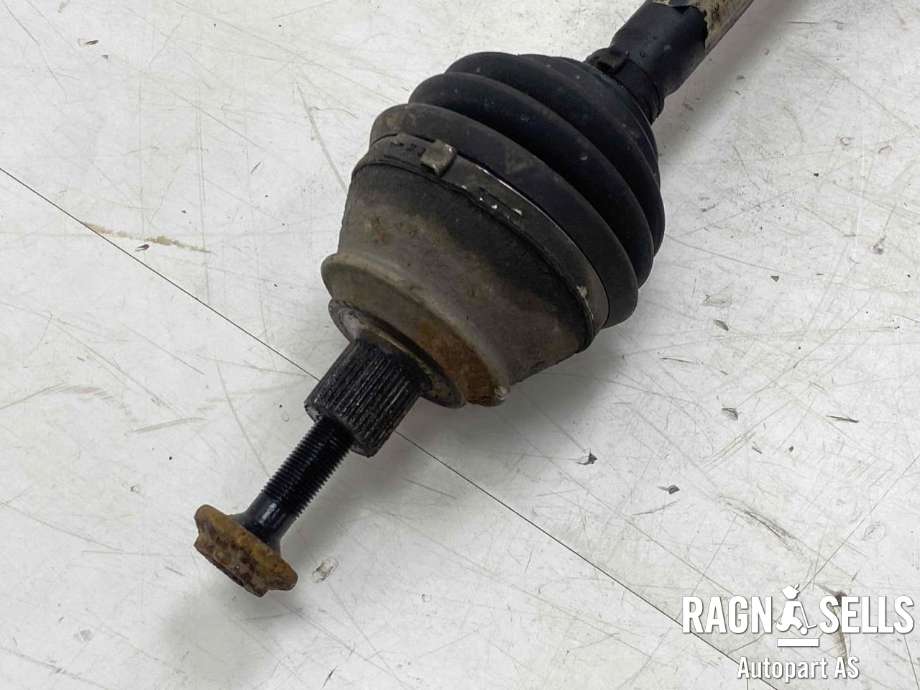 Drivaksel høyre foran, bensin/automat til Audi A6 2005-2008 (Type III, Fase 1) (C6) (C6) (4F0407272H|)
