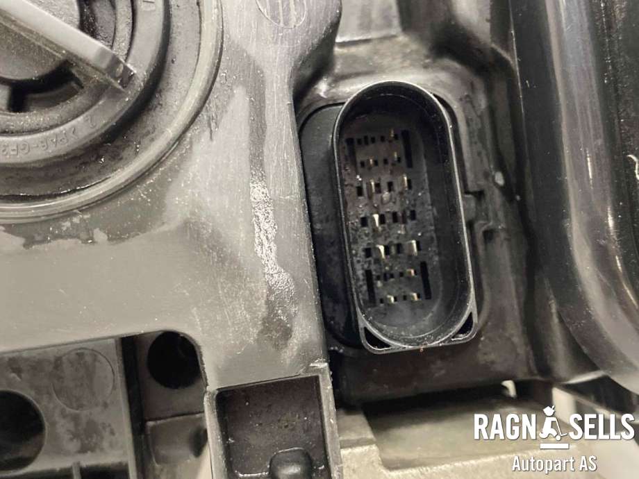 Frontlykt venstre xenon til Audi A6 2005-2008 (Type III, Fase 1) (C6) (C6) (5DF 008 704 10|)