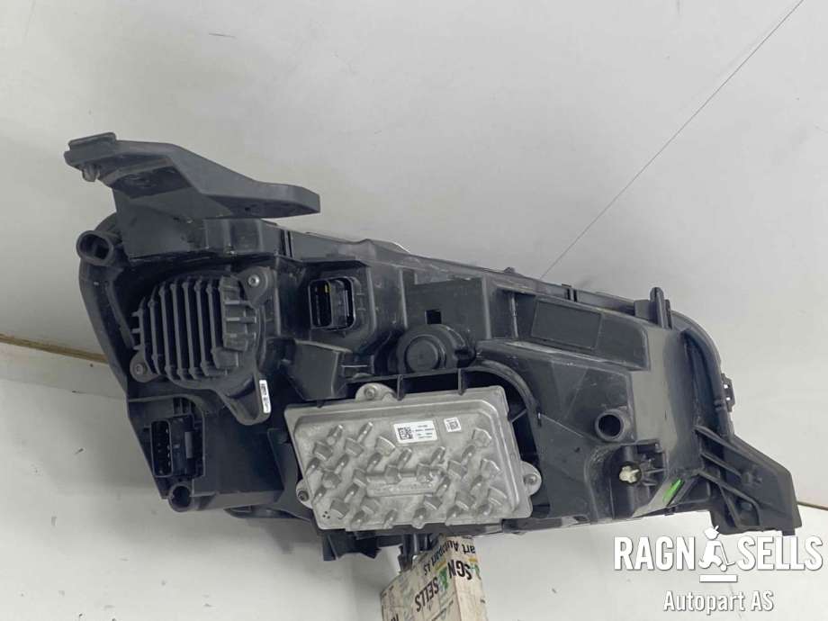 Frontlykt venstre full-LED til Peugeot e-208 2019-->>  (16 562 386 80|)