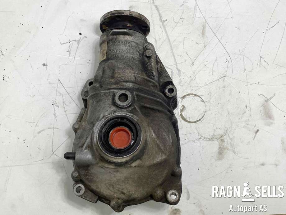 Kardang klokke foran til BMW 3-Serie 2005-2011 (E90/E91/E92/E93) (E90/E91/E92/E93) (31 50 7 533 973|)