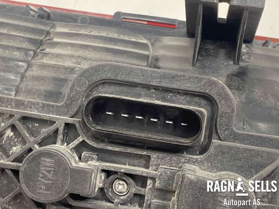 Baklykt høyre til VW Caddy 2010-2015 (Type III, Fase 2)  (2K5 945 096 K|)