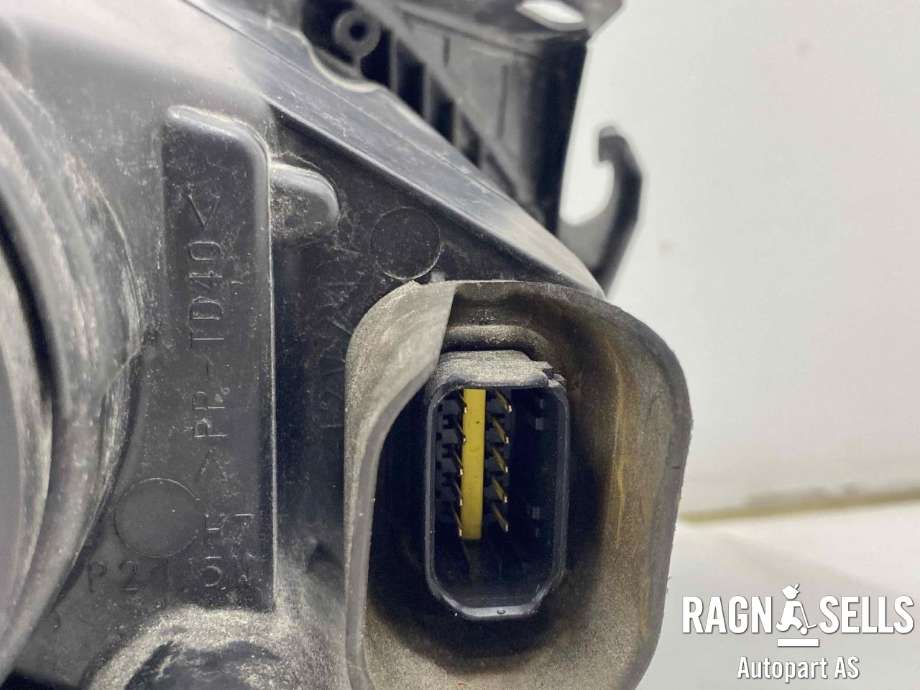 Frontlykt venstre xenon til Peugeot 5008 2010-2017 (Type I)  (6208 P1|)