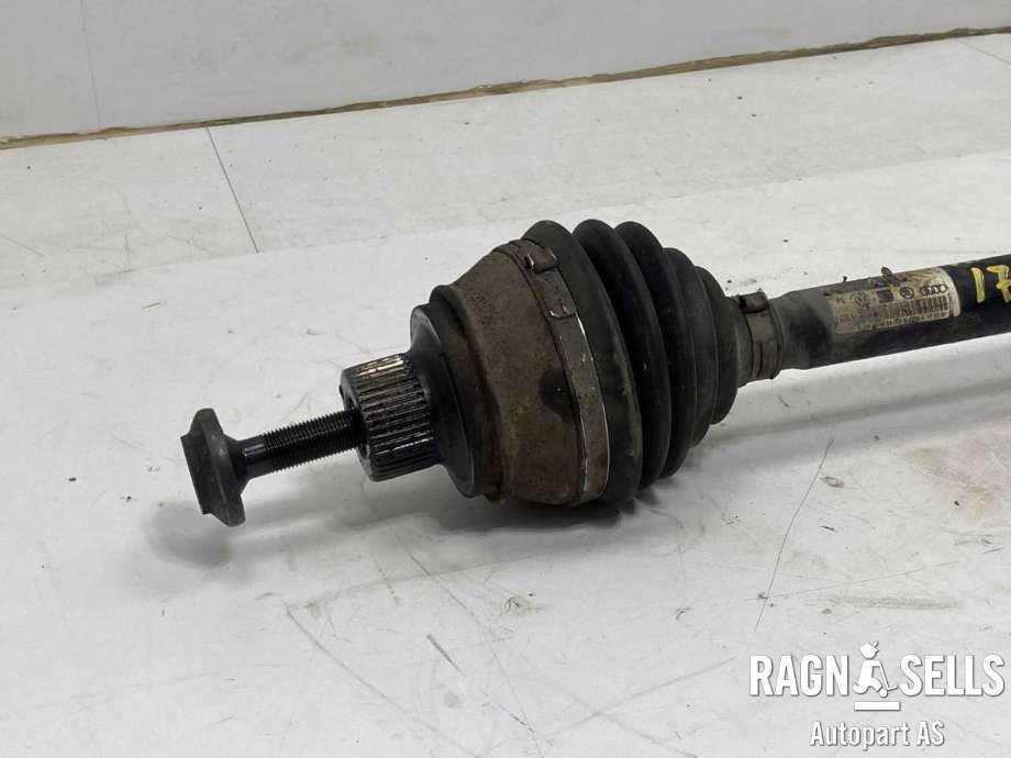 Drivaksel høyre foran, diesel/automat til Audi Q5 2008-2012 (Type I, Fase 1)  (8R0 407 271 C|)