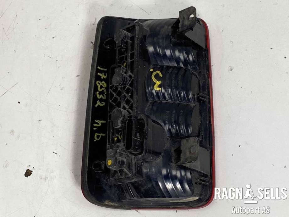 Baklykt høyre til VW Caddy 2010-2015 (Type III, Fase 2)  (2K5 945 096 K|)