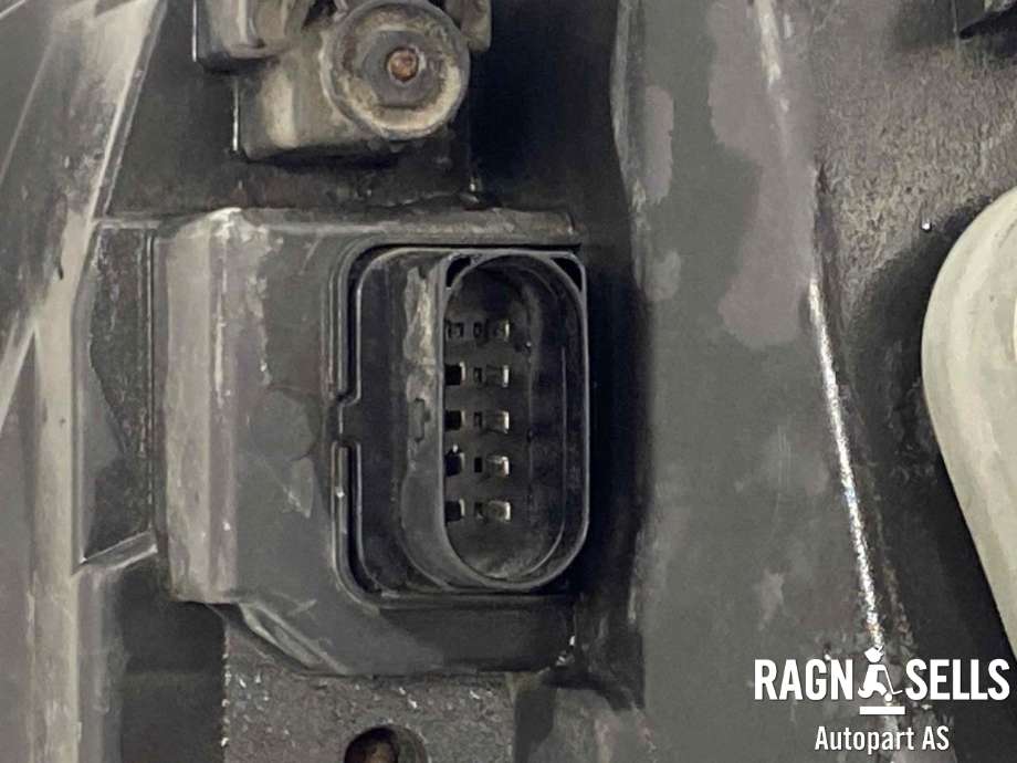 Frontlykt høyre halogen til VW Transporter / Caravelle 2003-2009 (Fase 1) (T5) (T5) (7H1 941 018 N|)