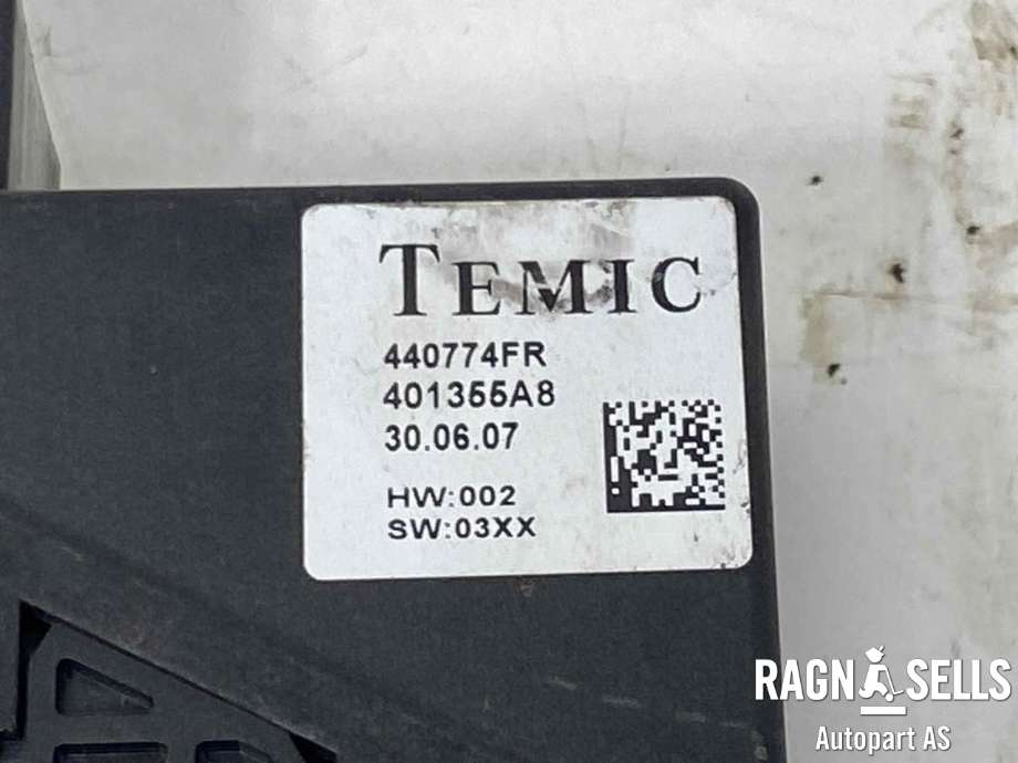 Ruteheis, kun motor, høyre foran til VW Transporter / Caravelle 2003-2009 (Fase 1) (T5) (T5) (TEMIC|440774FR|)