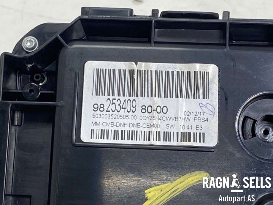 Instrumentpanel til Peugeot 5008 2017-->> (Type II)  (9825340980|)