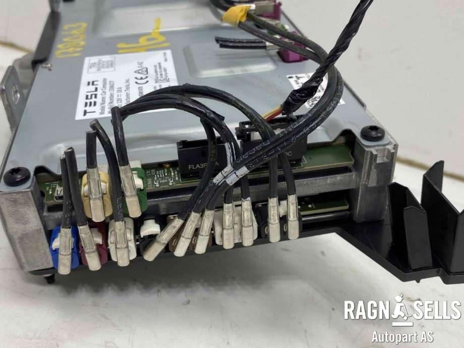 Styreenhet autopilot til Tesla Model 3 2018-2023 (Fase 1) (1125800-00-F|5YJXCCE24JF093321|)