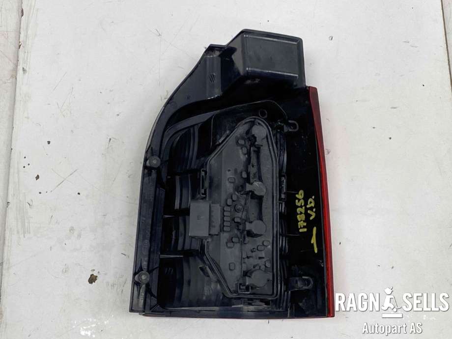 Baklykt venstre til VW Transporter / Caravelle 2009-2015 (Fase 2) (T5) (T5) (7H5 945 095 M|)