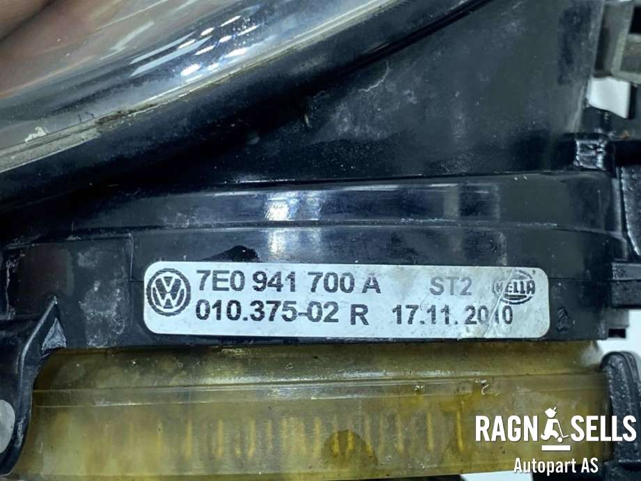 Tåkelykt høyre foran til VW Transporter / Caravelle 2009-2015 (Fase 2) (T5) (T5) (HELLA|7E0 941 700 A|1T0 941 700 C|)