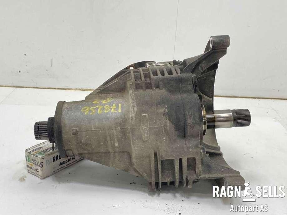 Kardang klokke foran til VW Transporter / Caravelle 2009-2015 (Fase 2) (T5) (T5) (0C1 409 506 C|0C1 409 505 N|)