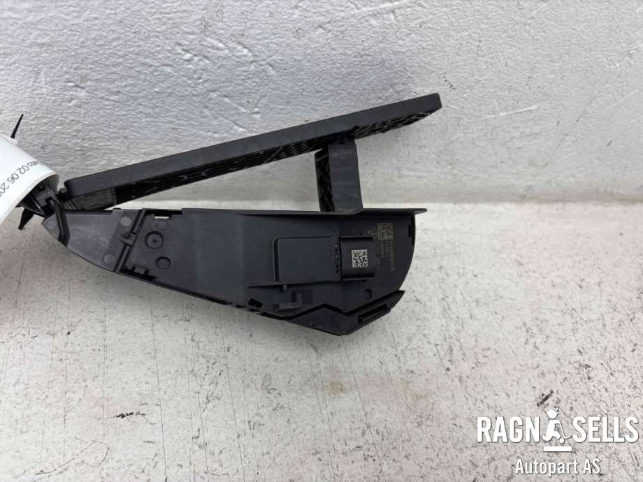 Pedal gass til BMW iX2 2024-->> (35 40 6 889 823||35 40 5 A47 457)