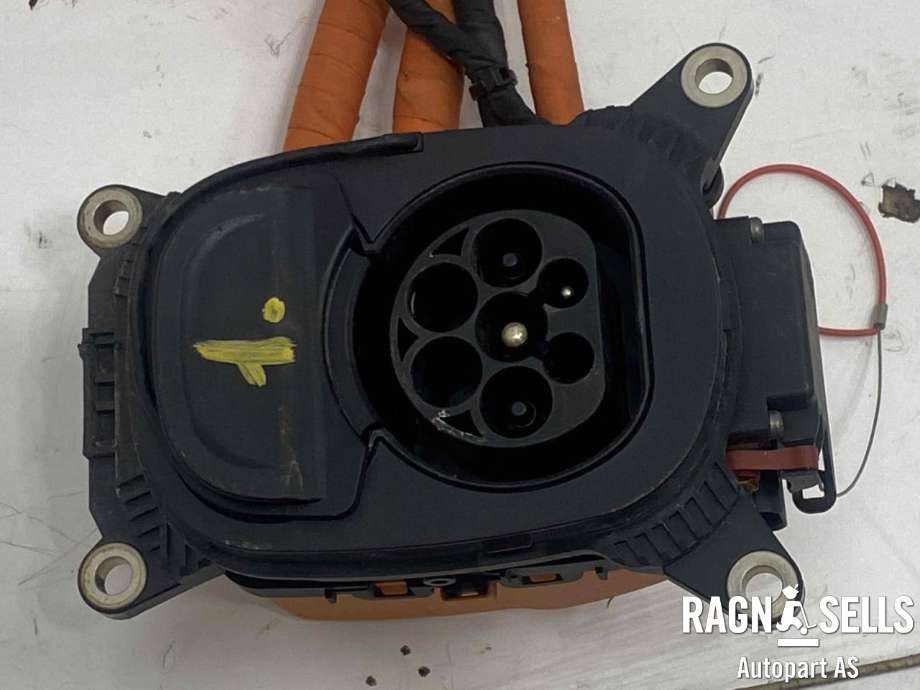Batterilader inntak/luke til Jaguar I-PACE 2018-->>  (J9D3 10C756 HC|)