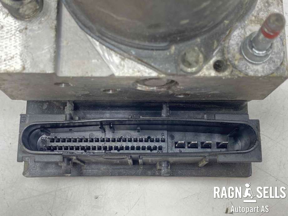 ABS sentral til Toyota Avensis 2009-2015 (Type III, Fase 1)  (4721047C10|4727047030|)