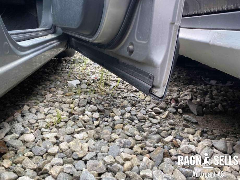 Dør høyre foran til Nissan Qashqai 2007-2010 (Type I, Fase 1)  
