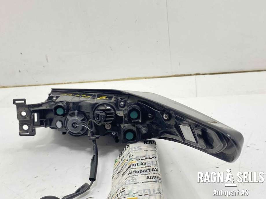 Baklykt venstre til Lexus RZ 2023-->>  (LEXUS|81560-46130|)