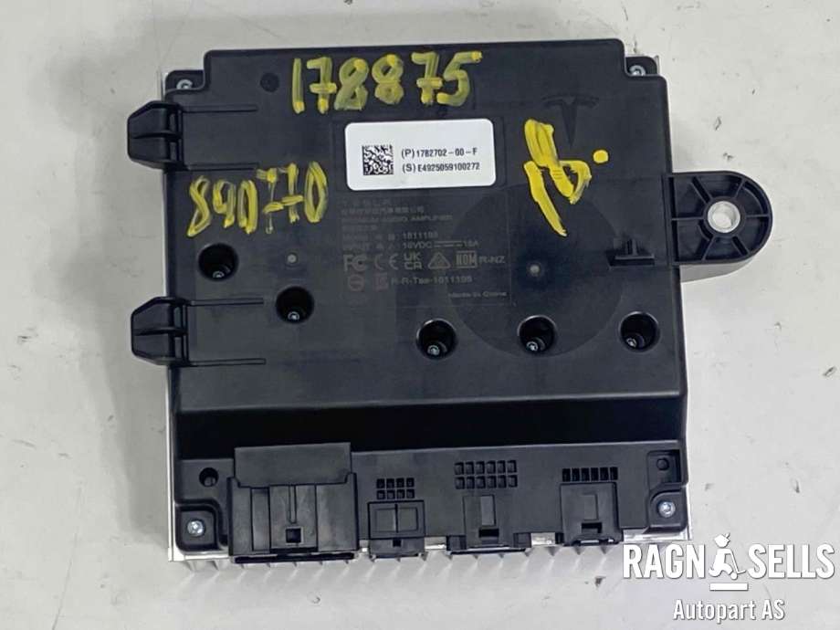 Bilstereo forsterker til Tesla Model 3 2024-->> (Fase 2)  (1782702 00 F|)