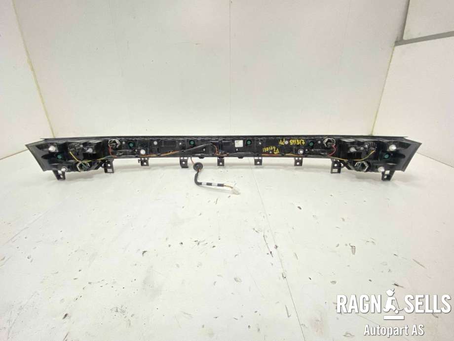 Baklykt midtre til Lexus RZ 2023-->>  (81580 46020|)
