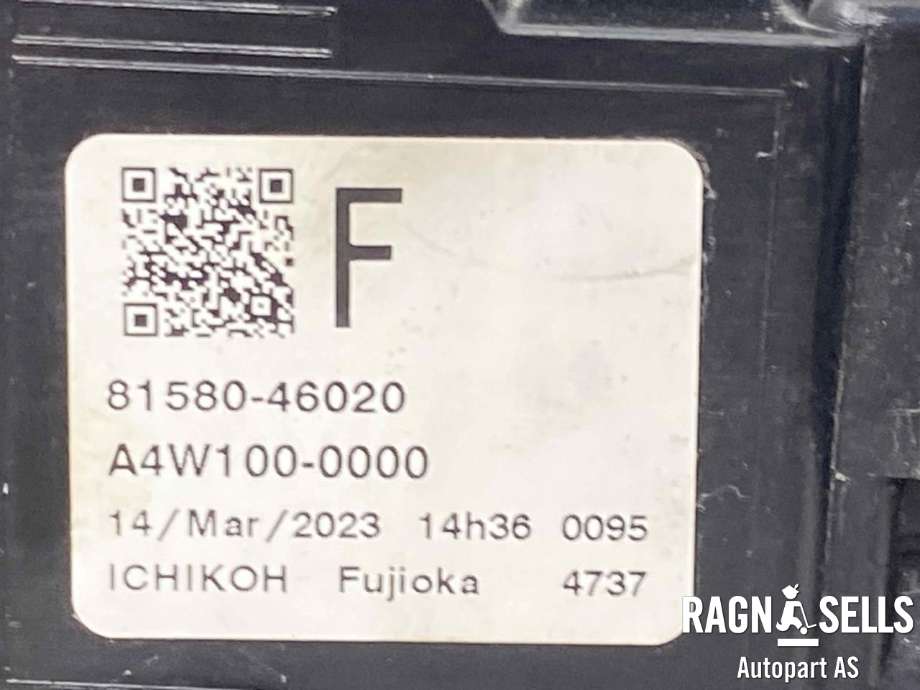 Baklykt midtre til Lexus RZ 2023-->>  (81580 46020|)