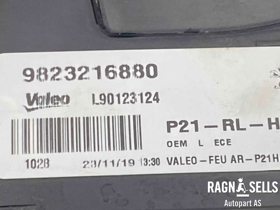 Baklykt venstre til Peugeot e-208 2019-->>