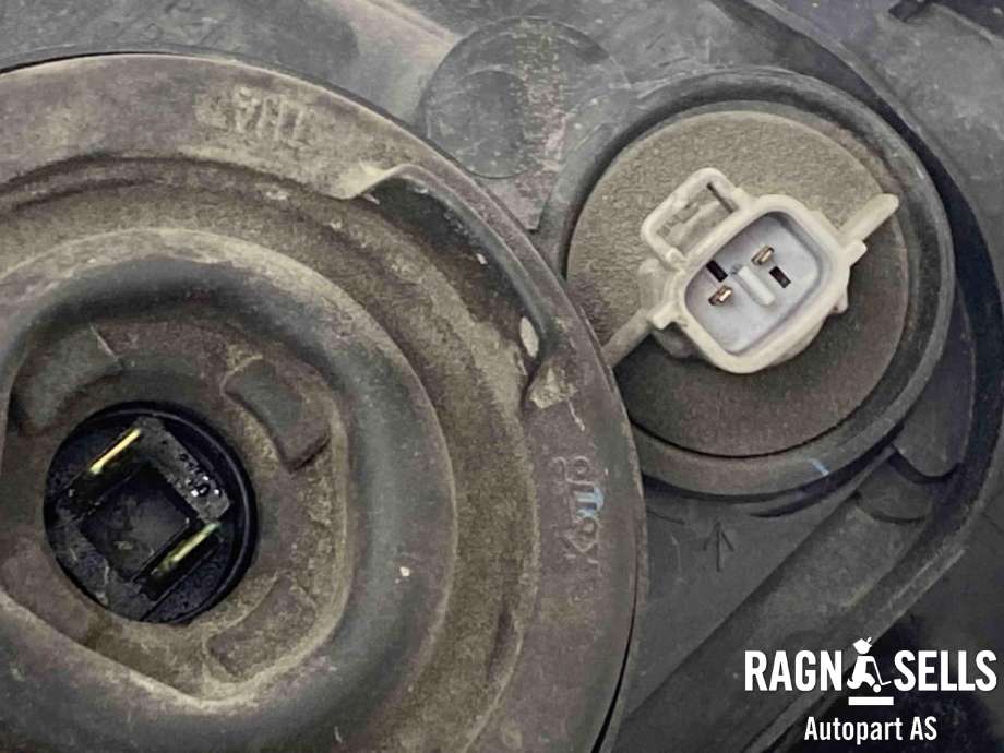 Frontlykt høyre halogen til Isuzu D-Max 2007-2012 (Type I)  (8980800090|)