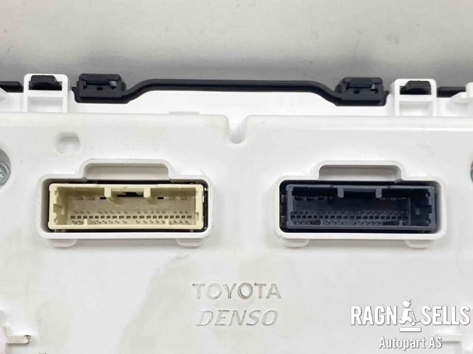 Instrumentpanel til Toyota Yaris Cross (SUV) 2021-->>