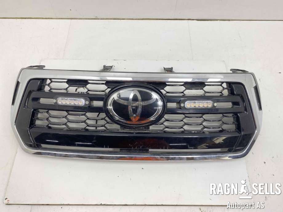 Grill til Toyota Hilux, 2016-2020