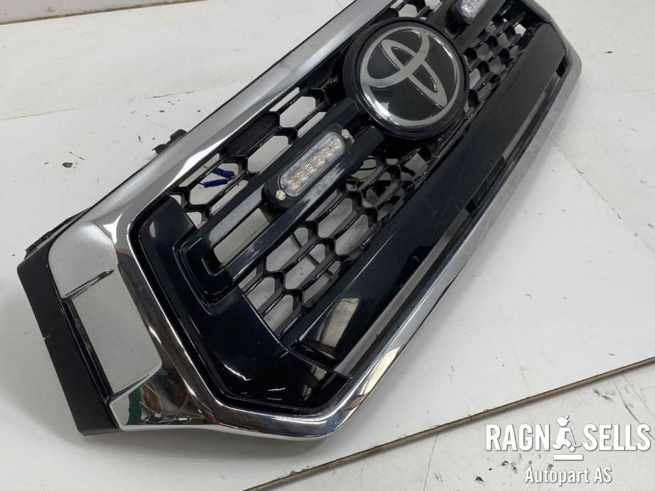 Grill til Toyota Hilux 2016-2020  