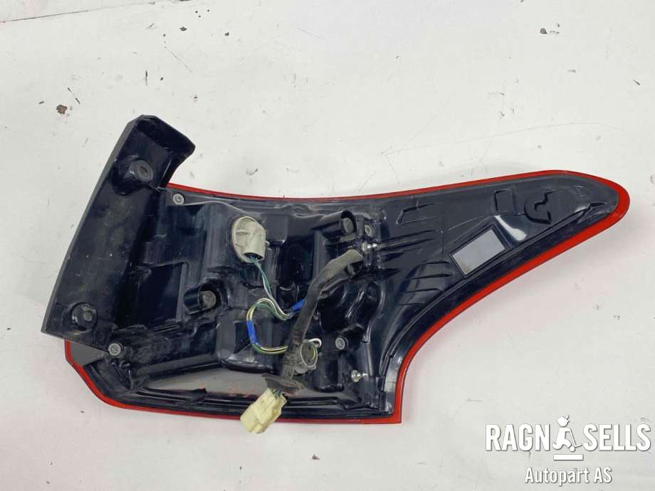 Baklykt venstre ytre til Mitsubishi Outlander 2015-->> (Type III, Fase 2)