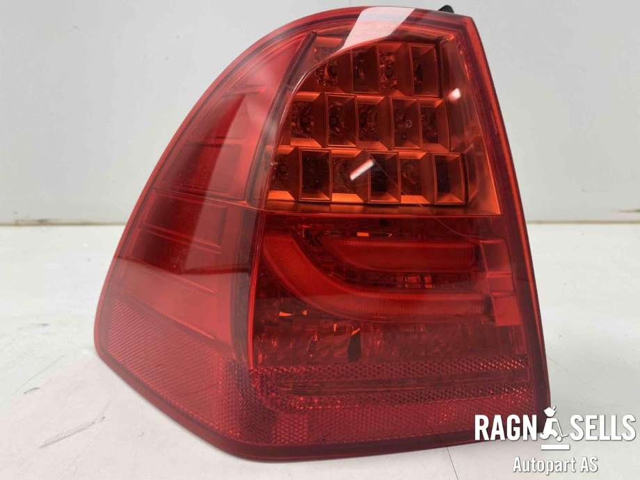 Baklykt venstre indre til BMW 3-Serie 2005-2011 (E90/E91/E92/E93) (E90/E91/E92/E93) 