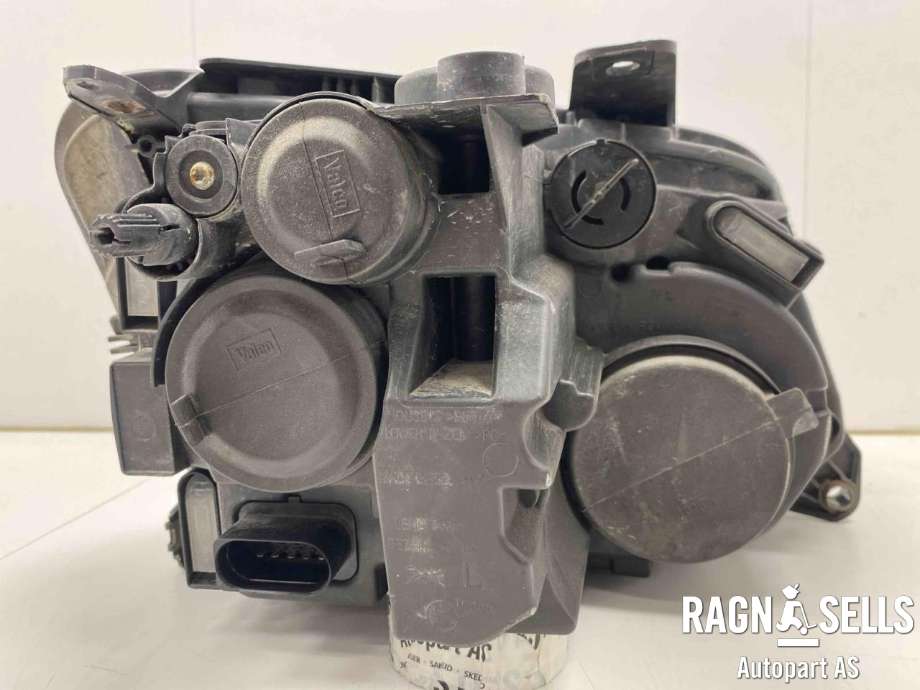 Frontlykt venstre halogen til VW Amarok 2010-2016 (Type I, Fase 1) (2H1 941 015 AA|)