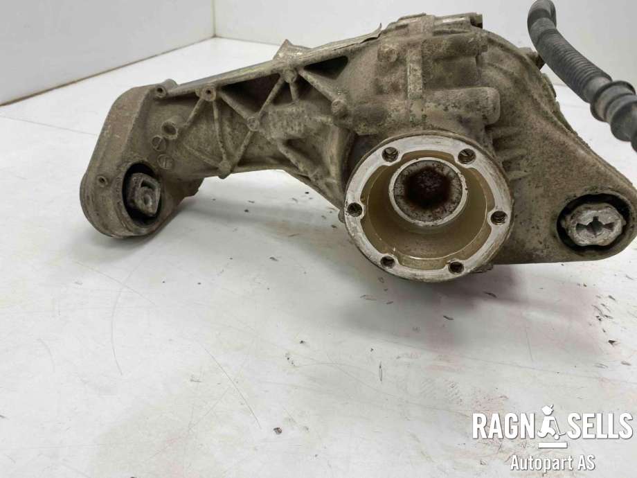 Kardang klokke foran til VW Amarok 2010-2016 (Type I, Fase 1) (0C1 409 506 D|)