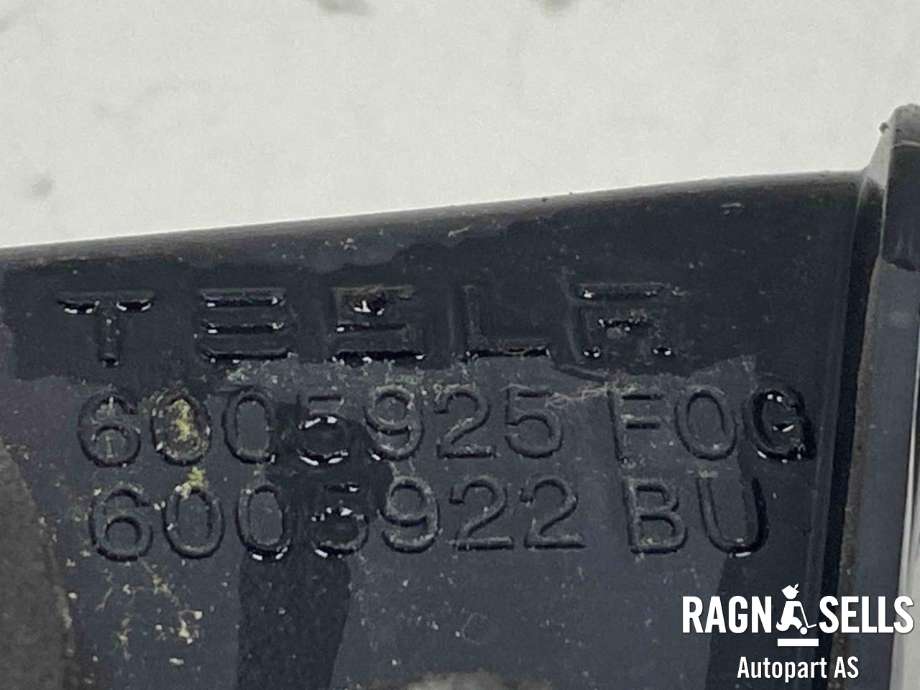 Baklykt venstre indre til Tesla Model S 2016-2021 (Fase 2)