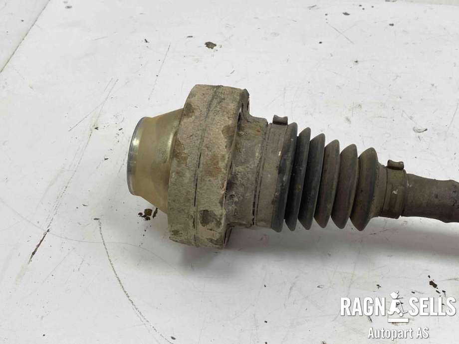 Drivaksel høyre foran, diesel/manuell til VW Amarok 2010-2016 (Type I, Fase 1)  (2H0 407 271 DX|2H0 407 271 D|)