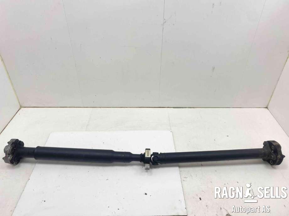 Mellomaksel til BMW 5-Serie 2010-2017 (F10/F11) (F10/F11) (7639214-01|26 10 8 693 400|)
