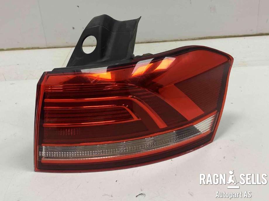 Baklykt høyre ytre til VW Passat 2015-2019 (Fase 1) (B8) (B8) (3AF 945 096 E|3AF 945 096 G|)