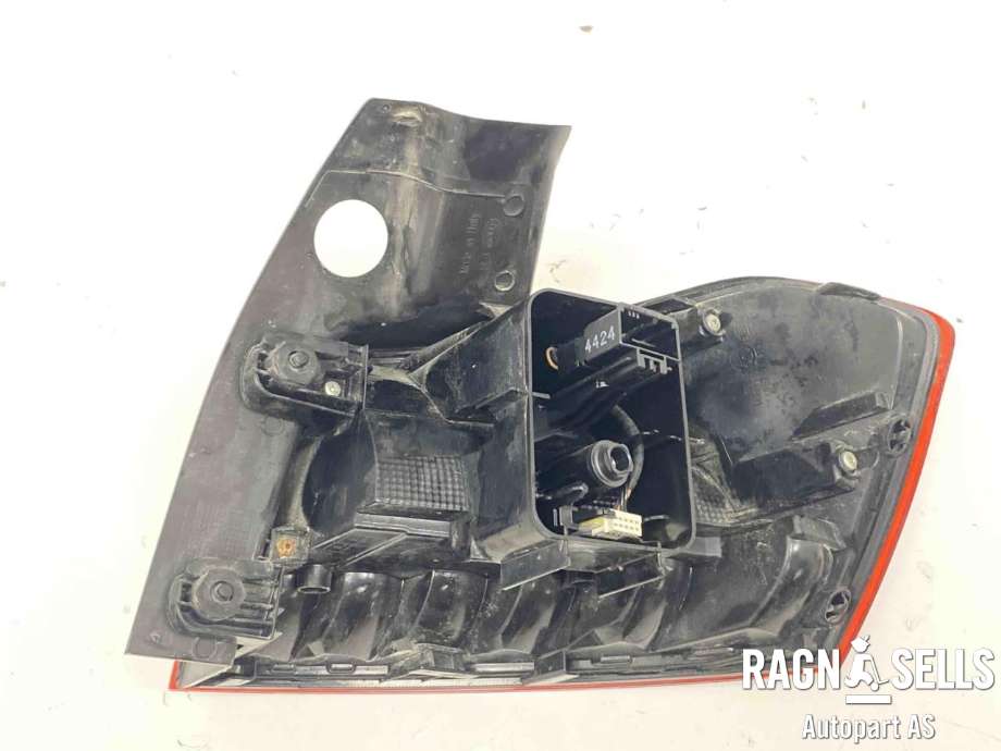 Baklykt venstre ytre til VW Passat 2015-2019 (Fase 1) (B8) (B8) (510 945 095 AF|510945095Q|)